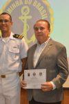 Marinha homenageia Dr. Aparício Carvalho por apoio à organização
